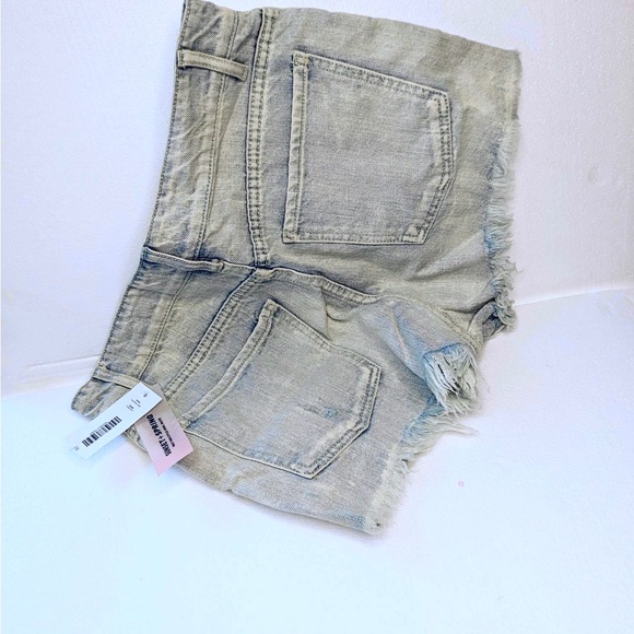 NWT SUNSET & SPRING SEQUINED DISTRESSED DENIM SHORTS - sz 28 - Picture 4 of 6